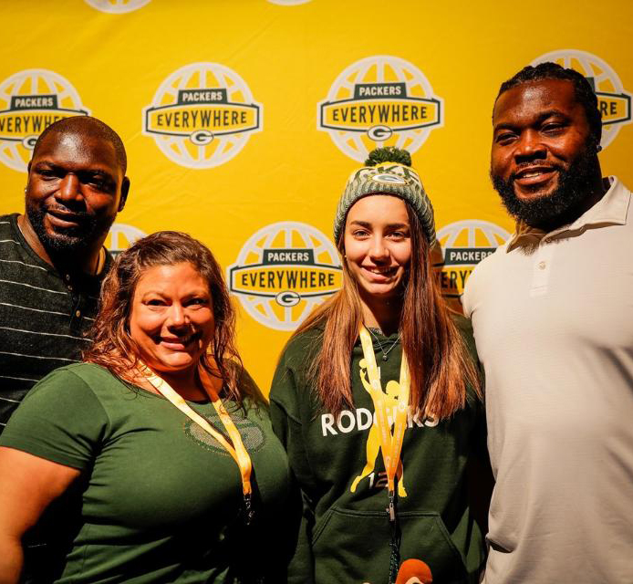 temp171216-packers-everywhere-charlotte-siegle-26--nfl_mezz_1280_1024