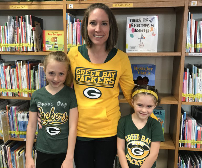 It's Green & Gold Friday! 